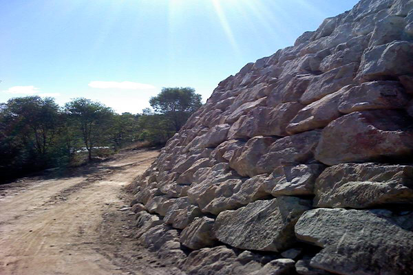 Random Sandstone Retaining Wall at a new housing estate